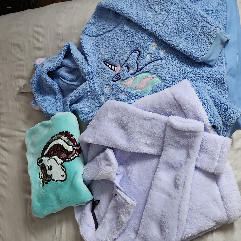 3 Comfy cozy Girls Sweater/Hoods size 7/8